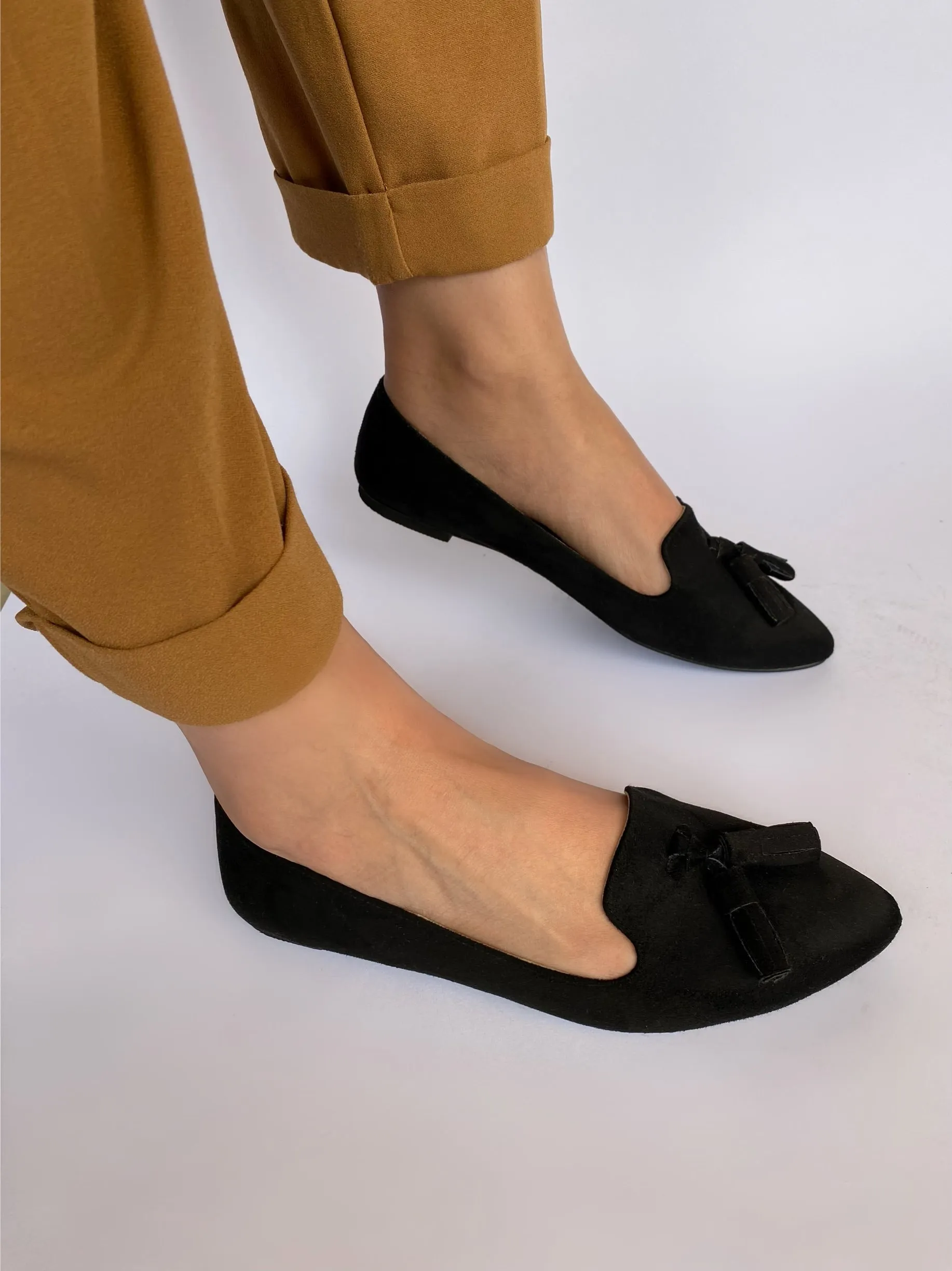 Black Classic Pointed Tasseled Flats