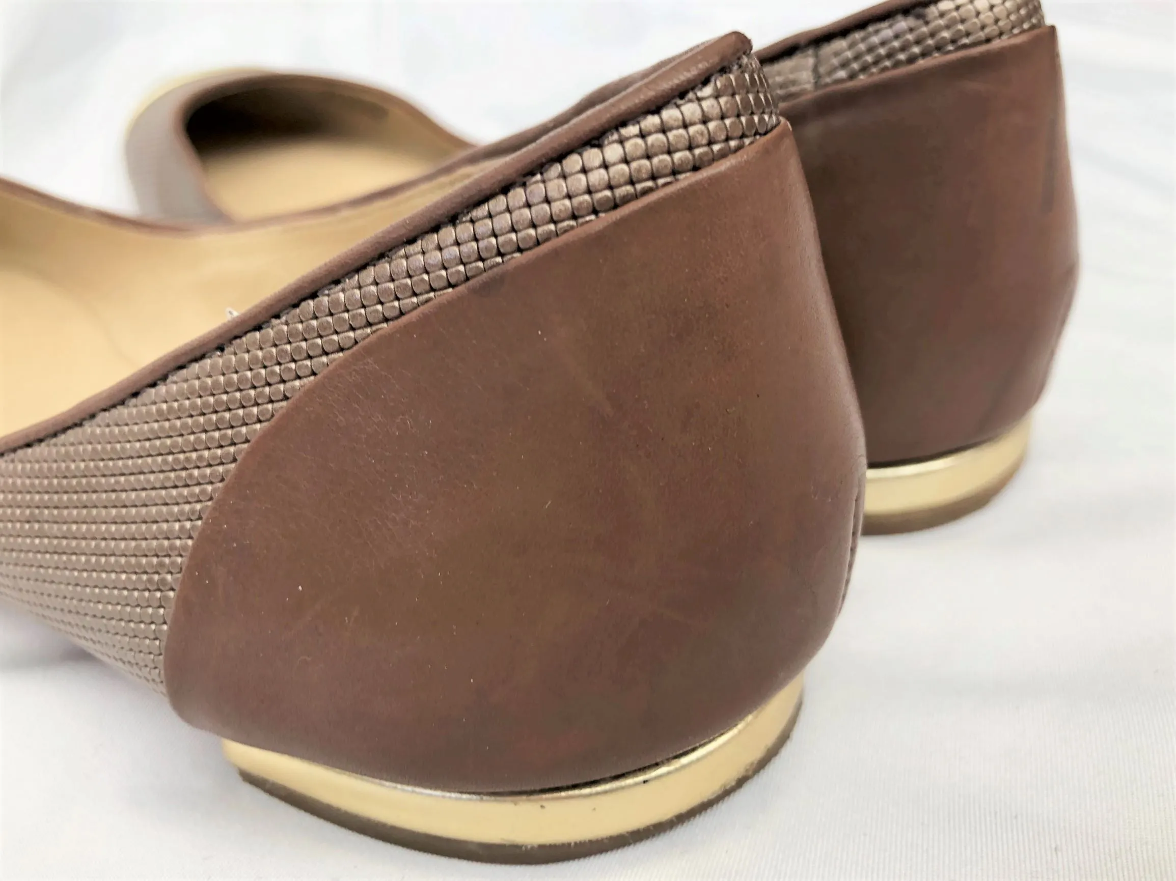 Brian Atwood Size 7 Gold Toe Flats
