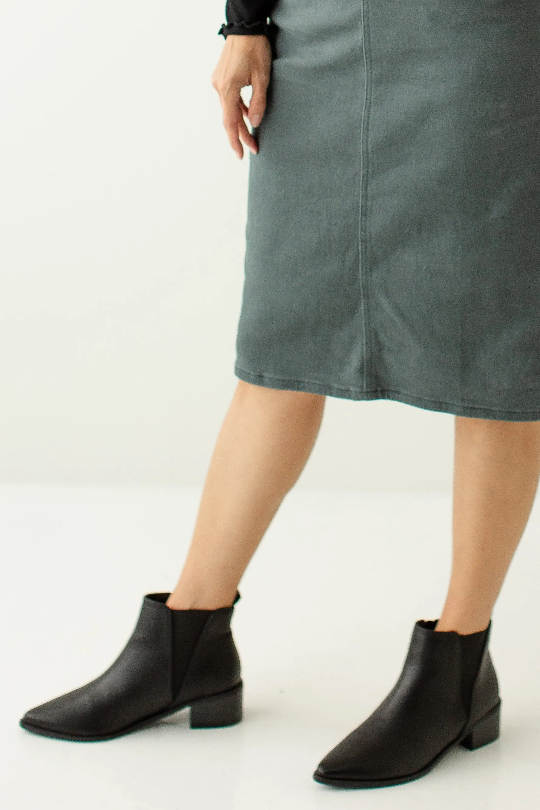 'Bristol' Low Heel Chelsea Boots in Black