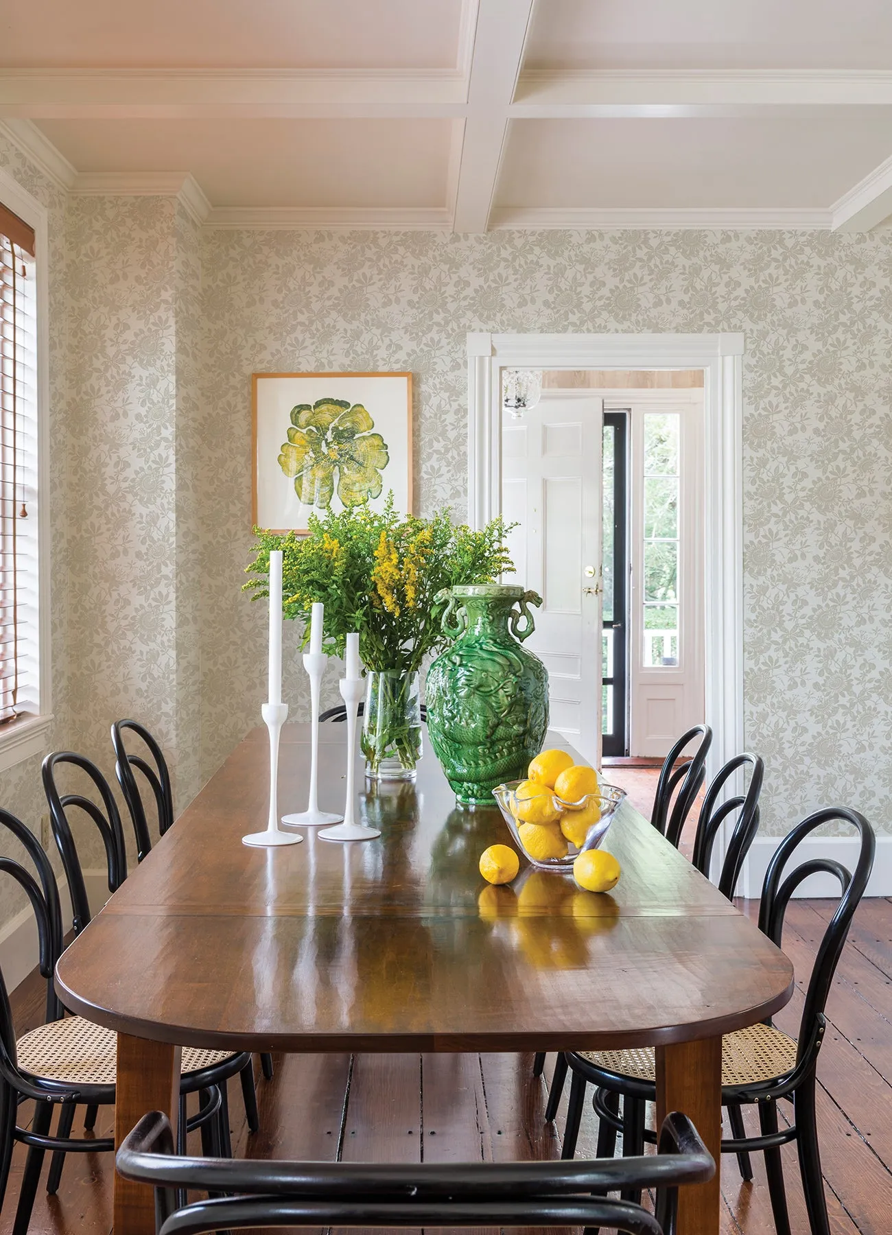 Helen Light Green Floral Trail Wallpaper