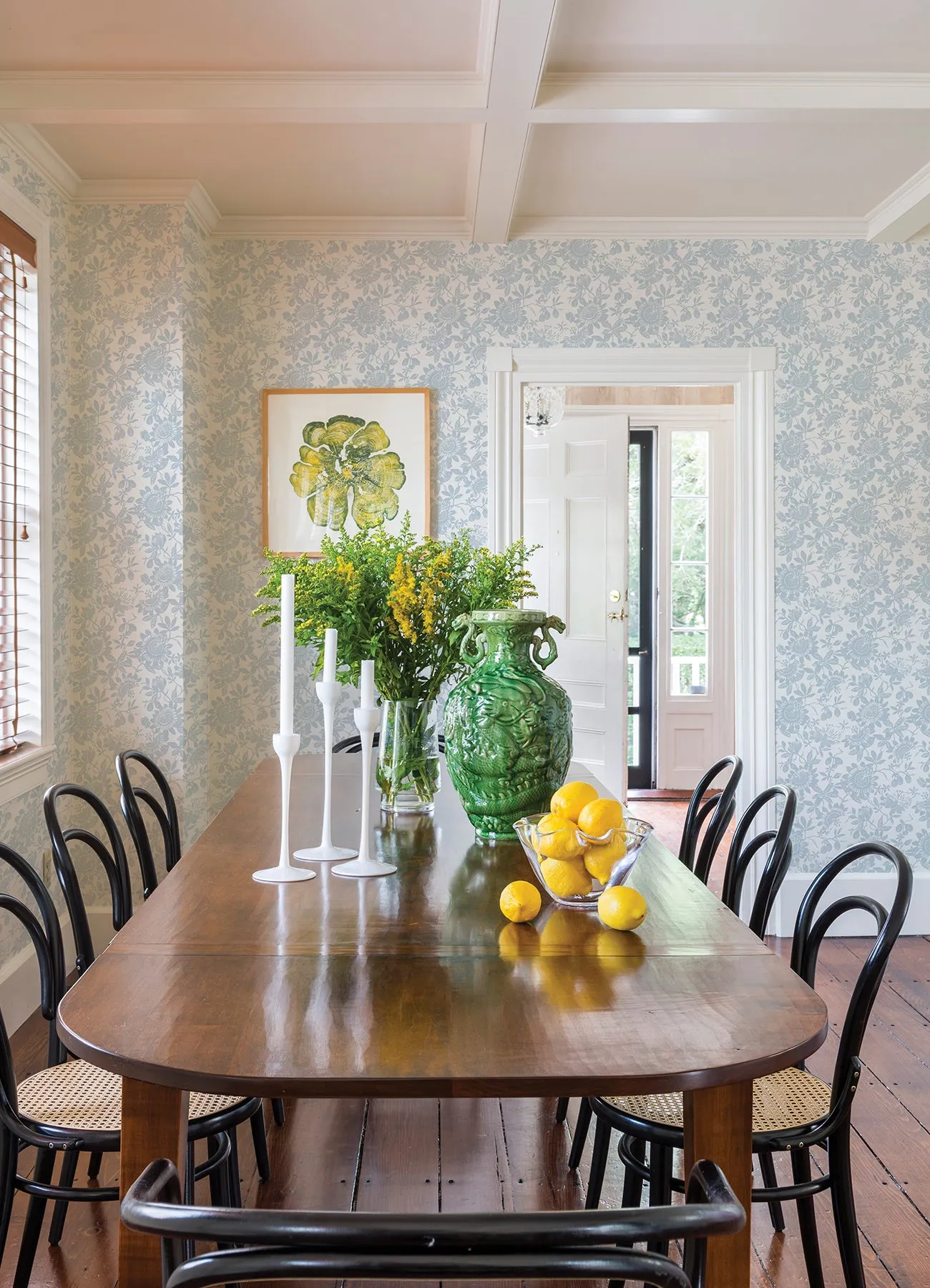 Helen Light Green Floral Trail Wallpaper