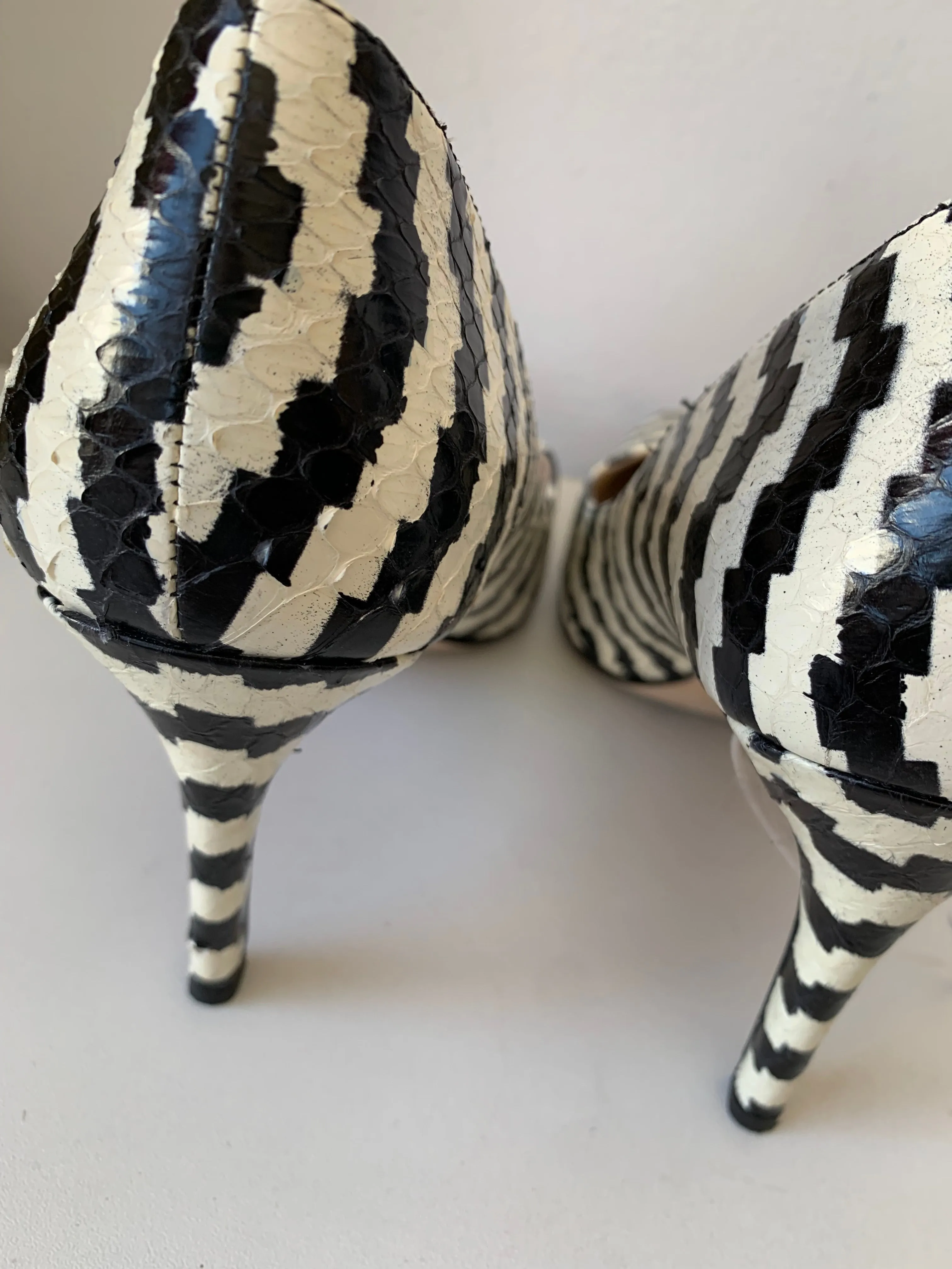 Via Spiga Black and White Carola Leather Zebra Print Pumps Size 8 Women’s