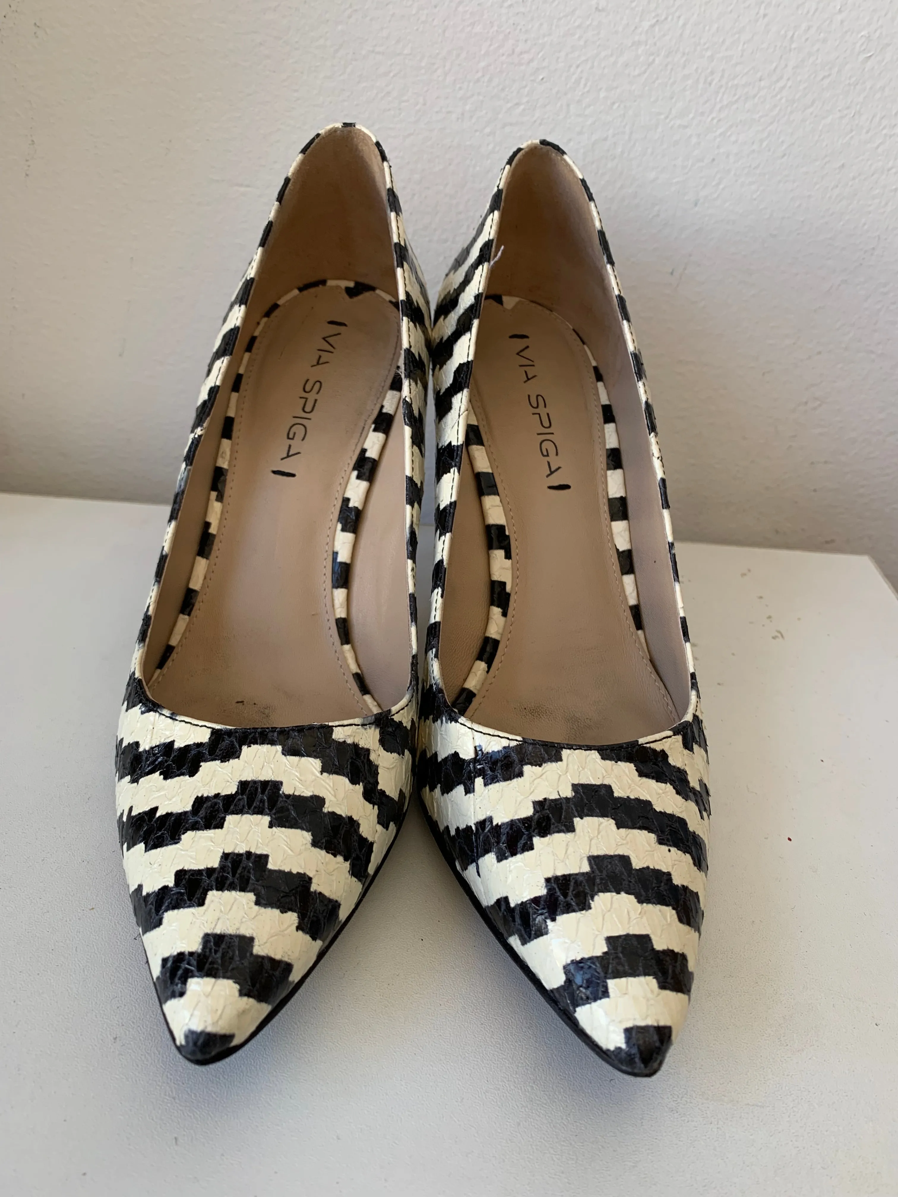 Via Spiga Black and White Carola Leather Zebra Print Pumps Size 8 Women’s